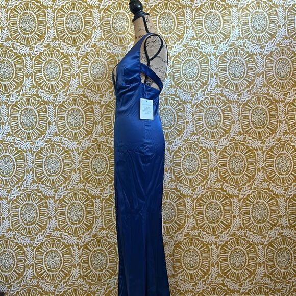 NWT Alamour The Label Ambel Satin Plunge Neckline Front Slit Gown in Navy size M - Picture 9 of 13